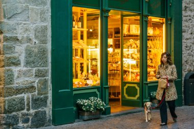 Via Bartolomeo Colleoni 'deki pastane, üst kasaba, Bergamo, Lombardy, İtalya, Avrupa