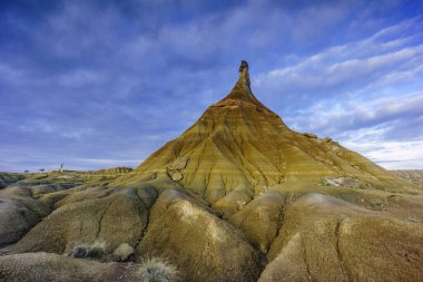 Castilltierra, aşınmış kumtaşı zirvesi, Bardenas Reales. Biyosfer rezervi, Navarra özerk topluluğu, İspanya