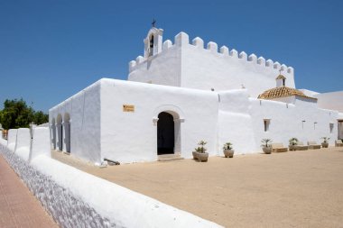 15. yüzyıldan Sant Jordi Kilisesi, Sant Jordi de ses Salines, İbiza, Balearic Adaları, İspanya