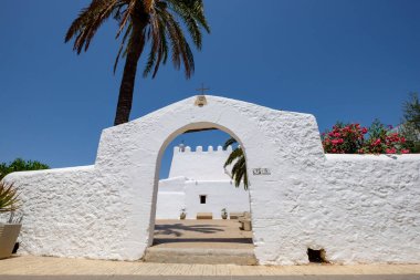 15. yüzyıldan Sant Jordi Kilisesi, Sant Jordi de ses Salines, İbiza, Balearic Adaları, İspanya