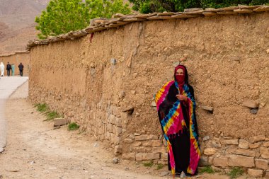 Genç Berber Tamtatouch, Todra Vadisi, Yüksek Atlas, Fas, Afrika