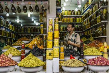 Zeytin ve turşu, Marakeş, Fas çarşısı, Afrika 'nın kuzeyi, Afrika kıtası.