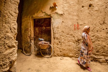 Serin ve gölgeli iç mekan, ksur El Fida, Rissani, Tafilalet, Fas, Afrika