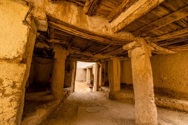 Serin ve gölgeli iç mekan, ksur El Fida, Rissani, Tafilalet, Fas, Afrika