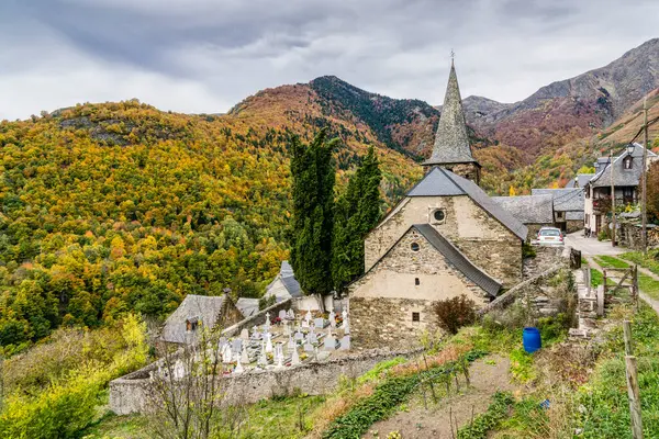 stock image Bausen village, Aran valley, Pyrenees mountain range, Spain, europe