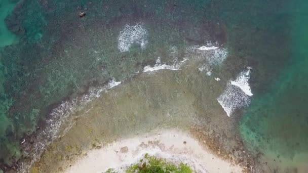 Uitzicht Het Strand Wit Zandstrand Bovenaanzicht Lucht Uitzicht Prachtige Zee — Stockvideo