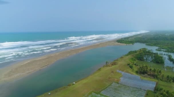 Uitzicht Het Strand Wit Zandstrand Bovenaanzicht Lucht Uitzicht Prachtige Zee — Stockvideo