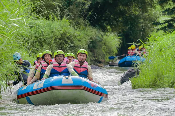 Pangalengan Bandung Indonesia Prosinec 2022 Skupina Mužů Žen Jsou Rafting — Stock fotografie