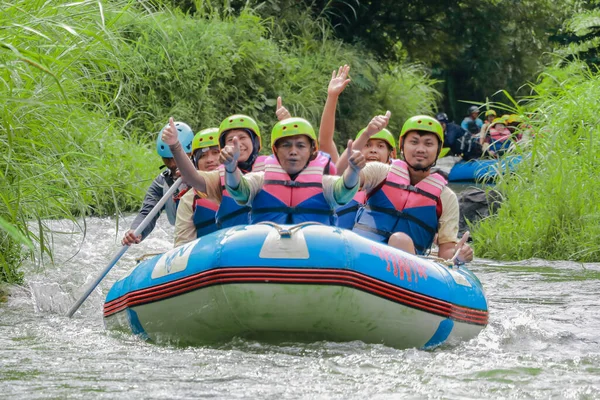 Pangalengan Bandung Indonesia December 2022 Group Men Women Rafting River — Stock Photo, Image
