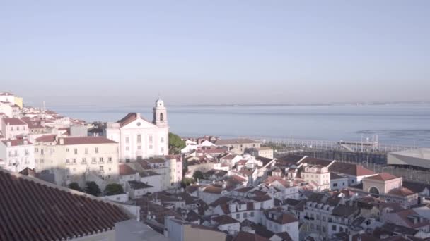 Lisszabon Óvárosára Néző Santa Lucia Kilátó Alfama Szomszédságában Portugália Idegenforgalmi — Stock videók