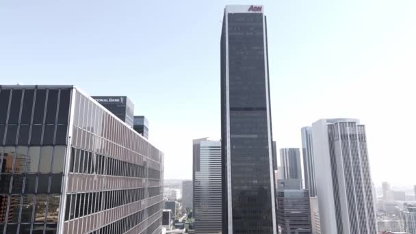 Високі Повітряні Дрони Пролетіли Над Лос Анджелесом Хмарочосом Аон Концепція — стокове відео