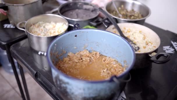 Different Pots Filled Tinga Pollo Stew Rice Nopal Frijoles Concept — Vídeos de Stock