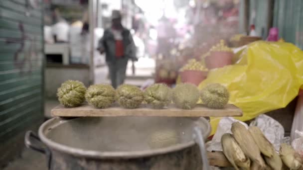 Some Chayotes Being Steamed Top Big Pot Mexican Street Market — Vídeo de stock