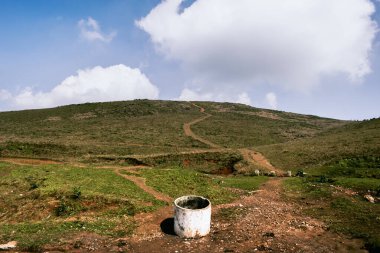 Chikmagalur 'un güzel tepeleri, dolambaçlı yolları.