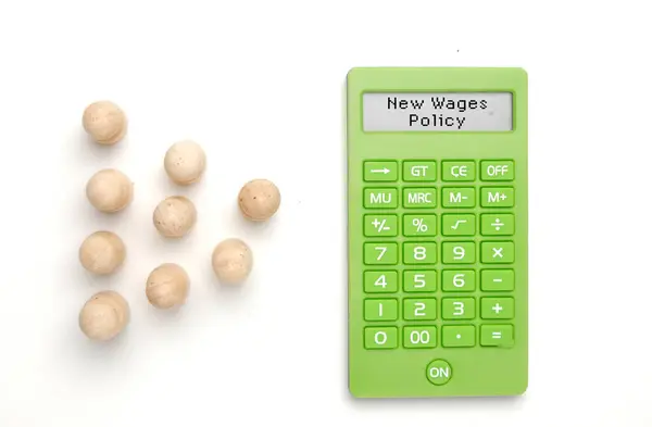 Flatlay Beeld Van Peg Poppen Withc Calculator Geschreven Nieuw Lonen — Stockfoto