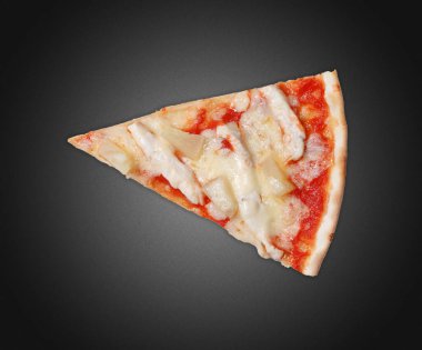 Siyah arka planda nefis bir pizza.