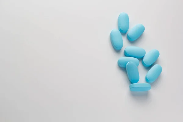 Сині Таблетки Світлому Фоні Вітаміни Ліки — стокове фото