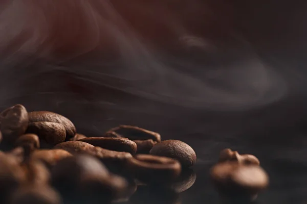 Coffee Beans Dark Background Red Highlight Background Coffee Beans Close — Stock Photo, Image