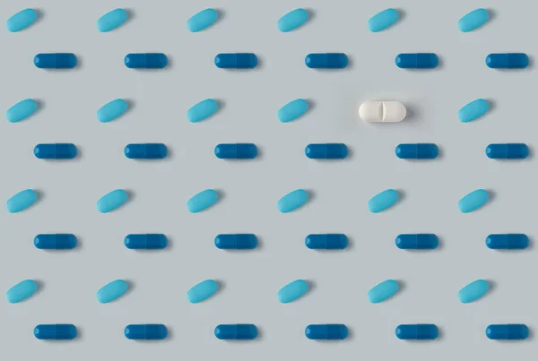 Tabletták Mintázata Kék Háttérrel Sok Pirula Könnyű Háttérrel — Stock Fotó