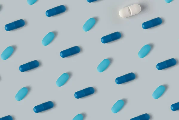 Wzór Tabletek Niebieskim Tle Wiele Pigułek Lekkim Tle — Zdjęcie stockowe