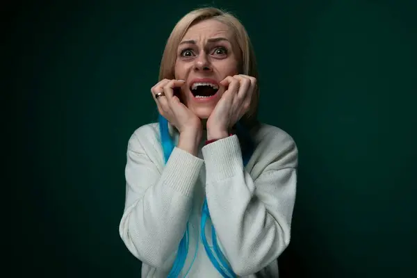 Een Vrouw Wordt Getoond Met Een Blik Van Shock Verrassing — Stockfoto