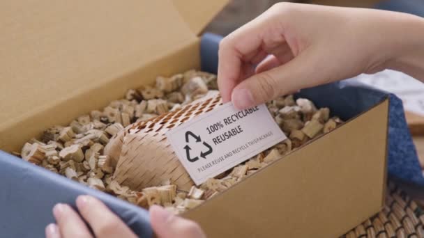 Eco Vendor Green Packaging Parcel Carton Box Net Zero Waste — Vídeos de Stock