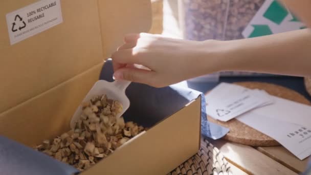 Eco Vendor Green Packaging Parcel Carton Box Net Zero Waste — Wideo stockowe