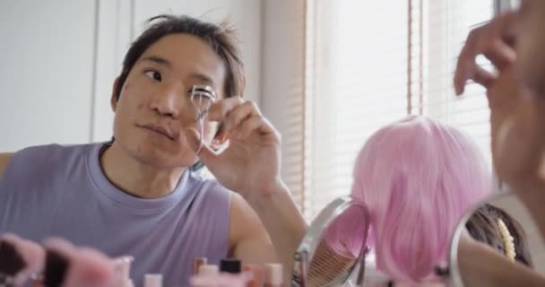 Gay Queer Man Non Binary Beauty Blogger Makeup Artist Home — Vídeos de Stock