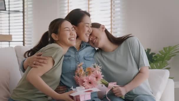 Mother Day Two Grown Child Cuddle Hug Give Flower Gift — Vídeo de Stock