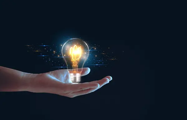 Çözüm ya da web afişi tasarlamak için yaratıcı bir fikir ya da elinde ampulle ekrandan sarkan eli olan yenilikçi bir şirket için iniş sayfası. Ünlü soyut geometrik şekiller ve kurşun çizgiler