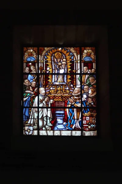 2023年3月30日 西班牙韦尔瓦省阿拉塞纳 韦尔瓦省阿拉塞纳市亚松森教区美丽的窗户之一 西班牙 — 图库照片
