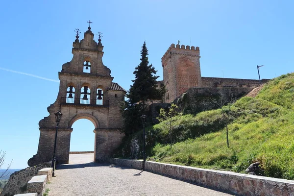 Aracena Huelva Ισπανία Μαρτίου 2023 Καμπαναριό Εισόδου Στο Κάστρο Δίπλα — Φωτογραφία Αρχείου