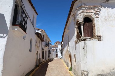 Castano del Robledo, Huelva, İspanya, 2 Nisan 2023: Castano del Robledo, büyülü Endülüs kasabası. Huelva, İspanya