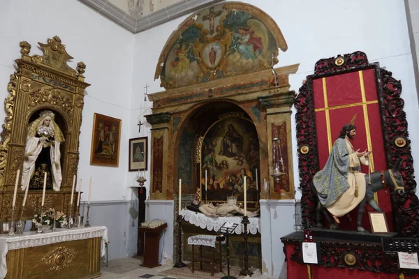 Cortegana Huelva Spanien Maj 2023 Sidoaltare Med Olika Skulpturer Kyrkan — Stockfoto