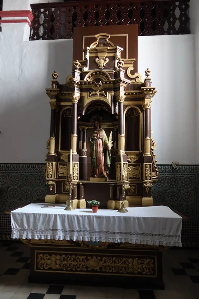 2023年6月12日 西班牙Huelva的Aracena Nuestra Senora Del Carmen教堂的祭坛之一 17世纪的建筑 西班牙韦尔瓦 Aracena — 图库照片