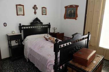 Rojales, Alicante, İspanya, 28 Ekim 2024: Rojales, Alicante, İspanya 'daki Orchard Müzesi' ndeki eski bir odanın yeniden canlandırılması