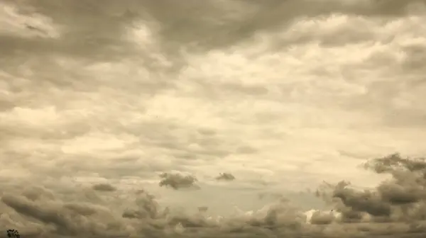 gri bulutlu gökyüzü arkaplanı, manzara 