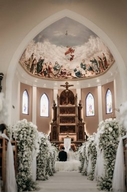 Hristiyanlıkta kutsal evlilik ya da evlilik kutsanması, Gereja Katedral Hati Kudus Yesus, Doğu Java, Surabaya - 8 Aralık 2024