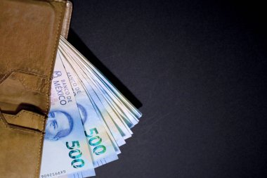 500 Meksika pezosu tomarı.