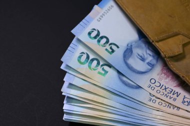 500 Meksika pezosu tomarı.