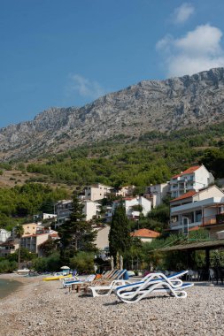 Hırvatistan 'ın Stanii kentinin güneşli plajları, berrak gök mavisi suları ve kumlu kıyılarıyla mükemmel sahil güzelliğini yakalıyor.