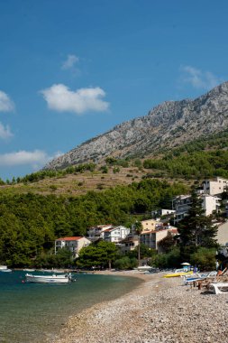 Hırvatistan 'ın Stanii kentinin güneşli plajları, berrak gök mavisi suları ve kumlu kıyılarıyla mükemmel sahil güzelliğini yakalıyor.