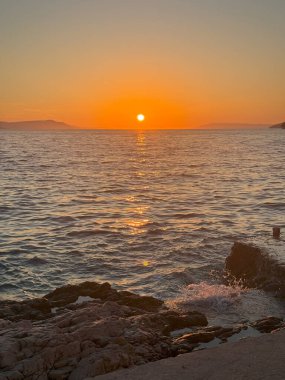 Adriyatik Denizi Üzerinde Canlı Gün Batımı, Hırvatistan