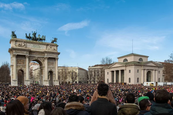 stock image Milan, Italy, 21 January 2023 - Happy chinese new year 2023 year of the rabbit zodiac sign crowded celebrations