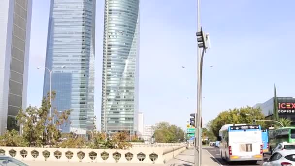 Skyskrapa Skyskrapor Glas Den Finansiella Delen Staden Madrid Spanien Horisontell — Stockvideo