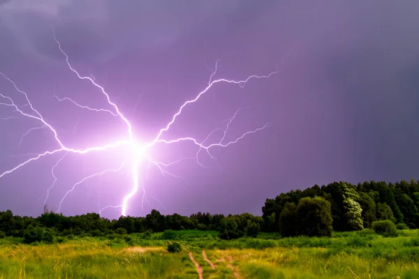 Ben Ray Şimşek Fırtınası Şimşek Fırtınası Çatal Yıldırım Çarpması Gece — Stok fotoğraf