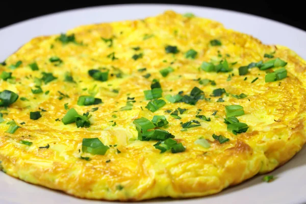İspanyol omleti. Patates ve soğanlı İspanyol omleti, tipik İspanyol mutfağı. İspanyol tortilla 'sı. Botulizm salgını. İspanya.