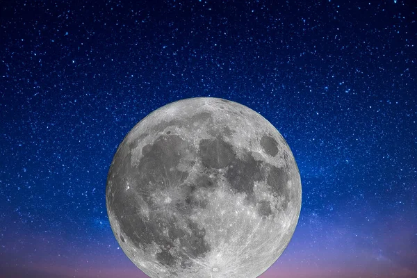 Super harvest moon. Super full moon with dark background. Europe. Horizontal Photography. 29. September. 2023. Moon. Supermoon. Sulfur. Conjunction. Venus. Saturn. Jupiter.