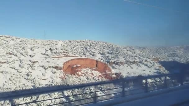 Kar Yağıyor Kış Manzarası Dağları Yolları Kaplayan Beyaz Bir Kar — Stok video