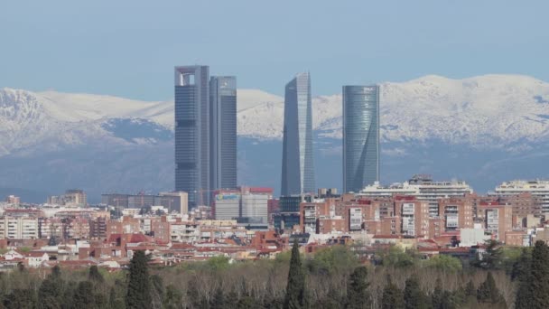 Sierra Guadarrama Fjällsystem Sett Utifrån Staden Madrid Med Nyligen Snötäckta — Stockvideo